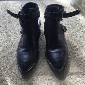 Cute straps pointed booties